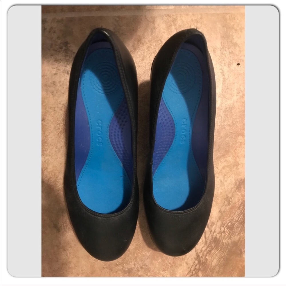 Black wedges